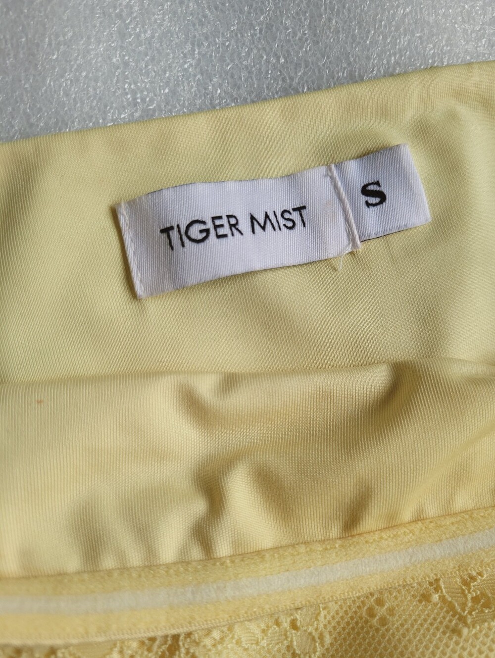 Tiger Mist Strapless Lace Dress Asymmetrical Ruffle Hem Pale Yellow - Picture 11 of 16
